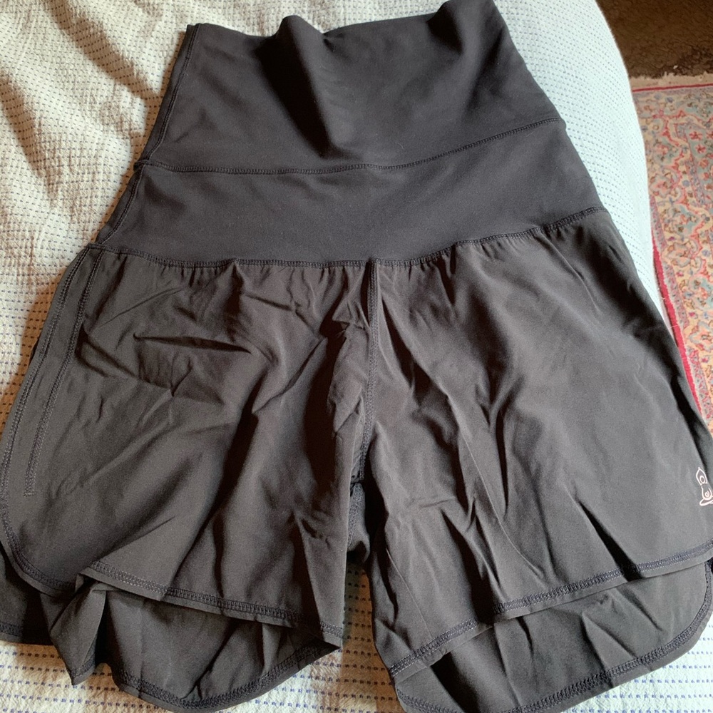 Maternity running shorts